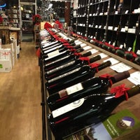 Foto scattata a Okanagan Estate Wine Cellars da Okanagan Estate Wine Shop il 11/11/2014