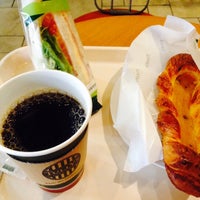 Photo taken at Tully&amp;#39;s Coffee by てへろ on 12/31/2014