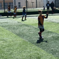 Foto tirada no(a) Etiler Galatasaray Futbol Okulu por tibet y. em 4/3/2022