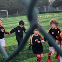 Foto diambil di Etiler Galatasaray Futbol Okulu oleh tibet y. pada 9/21/2019