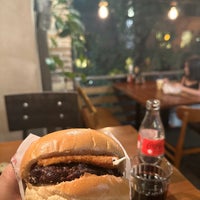 รูปภาพถ่ายที่ Black Angus โดย Aziz 🇸🇦 เมื่อ 8/24/2023