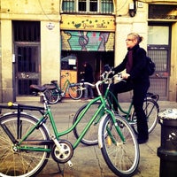 Снимок сделан в Green Bikes Barcelona Rentals &amp;amp; Tours пользователем Peter S. 12/30/2013