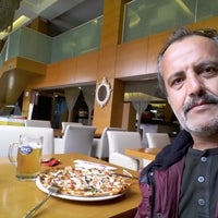 Photo prise au D&amp;amp;B Cafe Restaurant par Aksaçlı le12/10/2017