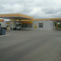 5/16/2012 tarihinde Michel H.ziyaretçi tarafından Shell'de çekilen fotoğraf