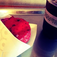 Photo taken at DOUGHNUT PLANT 自由が丘店 by Yoshinari H. on 7/16/2012