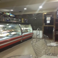 Foto tirada no(a) Panadería Rahmmeri por SANTIAGO L. em 8/28/2012