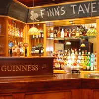 Foto diambil di Finn&amp;#39;s Tavern oleh Finn&amp;#39;s T. pada 7/2/2012