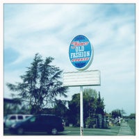 Photo taken at Fosters Freeze by Josh C. on 4/9/2012