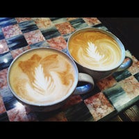 6/8/2012 tarihinde Lindsey F.ziyaretçi tarafından Purdy&amp;#39;s Coffee Company'de çekilen fotoğraf