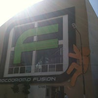 รูปภาพถ่ายที่ Rocódromo Fusion โดย Aaron M. เมื่อ 6/14/2012