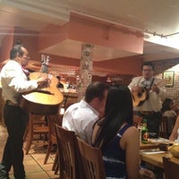 Das Foto wurde bei Restaurant Casa de Mateo von Summer L. am 7/21/2012 aufgenommen