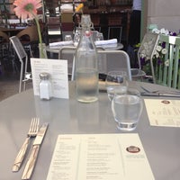 Das Foto wurde bei Filling Station Restaurant von Naomi F. am 7/10/2012 aufgenommen