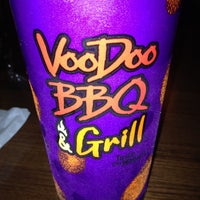 Foto diambil di VooDoo BBQ &amp;amp; Grill oleh Damon S. pada 3/14/2012
