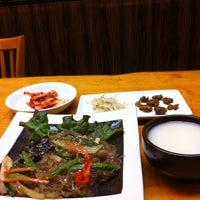 Photo taken at 韓国家庭料理・居酒屋 だんじ by Keiji on 2/8/2012
