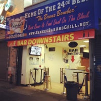Foto tomada en Yankee Bar &amp;amp; Grill  por James P. el 7/20/2012