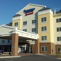 Снимок сделан в Fairfield Inn &amp;amp; Suites Cedar Rapids пользователем Scott M. 6/23/2012