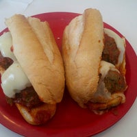 Photo taken at Colonna&amp;#39;s Pizza &amp;amp; Pasta by Rachel H. on 7/11/2012