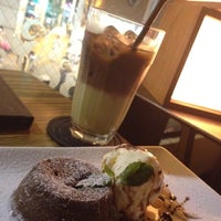 Photo taken at cafe garden +caferatory by しゅう on 8/25/2012