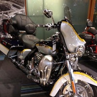 รูปภาพถ่ายที่ Trev Deeley Motorcycles โดย Jeff H. เมื่อ 3/30/2012