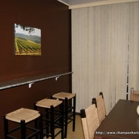 Foto tirada no(a) Champanharia e Confeitaria Bordeaux por Champanharia B. em 4/15/2012