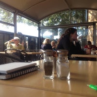 3/26/2012 tarihinde Brook W.ziyaretçi tarafından Triniti of Silver Cafe'de çekilen fotoğraf