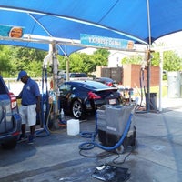 Foto tomada en One Stop Carwash and Oil Change  por Edwin R. el 7/30/2012