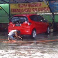 Photo taken at Suranta Jaya Car Wash by Mukti I. on 4/1/2012