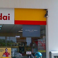 Photo taken at Shell by Amirul Izran I. on 4/16/2012