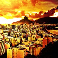 Photo taken at Favela do Cantagalo by Rodrigo M. on 4/23/2012