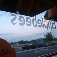 Photo taken at Applebee&amp;#39;s Grill + Bar by William R. on 7/22/2012