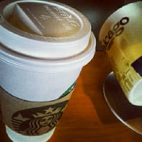 Photo taken at Starbucks by Yesenia d. on 8/30/2012