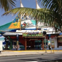 Foto tirada no(a) Jimmy Buffett&amp;#39;s Margaritaville por Trino em 7/13/2012