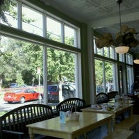 Photo taken at Turtle Bread Company by Edward B. on 9/24/2011