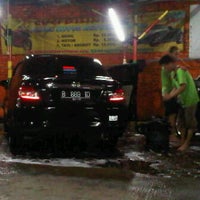 Photo taken at Amin 24 hours car wash by Vidya Alice on 11/27/2011