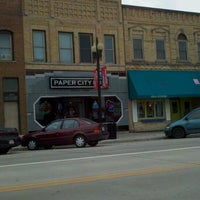 รูปภาพถ่ายที่ Paper City Pub โดย Dylan L. เมื่อ 11/6/2011