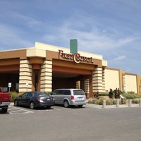 Foto tomada en First Council Casino &amp;amp; Hotel  por Allan M. el 6/14/2012