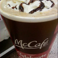 Photo taken at McDonald&amp;#39;s by Charry D. on 10/26/2011