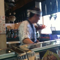 Foto scattata a Narita Sushi Bar da Pnawledge il 8/5/2011