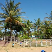 Photo taken at Bay Park Aqua Park by Maico A. on 9/5/2012