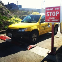 Foto tomada en Yellow Cab Co-op (San Francisco)  por Steve R. el 2/8/2012