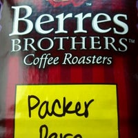 12/4/2011 tarihinde Rachel S.ziyaretçi tarafından Berres Brothers Coffee Roasters'de çekilen fotoğraf