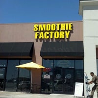 Photo taken at Smoothie Factory by Andy C. on 4/18/2012