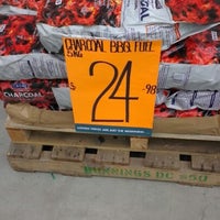 Photo taken at Bunnings Warehouse by Piers L. on 9/7/2012