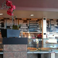 Das Foto wurde bei Vincent&amp;#39;s Pizza von Michael S. am 6/19/2012 aufgenommen
