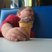 Photo taken at Baskin-Robbins by Lucas Q. on 6/12/2012