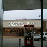 Foto diambil di Casey&amp;#39;s General Store oleh Joe B. pada 1/8/2012