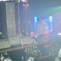 รูปภาพถ่ายที่ Club Evolution โดย Livi G. เมื่อ 10/1/2011