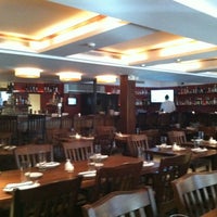 Das Foto wurde bei Barcelona Restaurant &amp;amp; Wine Bar von Humphrey C. am 10/9/2011 aufgenommen