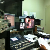 Photo taken at ห้องพากย์ @ สถานีโทรทัศน์สีกองทัพบก ช่อง 7 by Sudsan P. on 2/29/2012