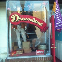 รูปภาพถ่ายที่ Dreamland โดย Meredith D. เมื่อ 9/20/2011